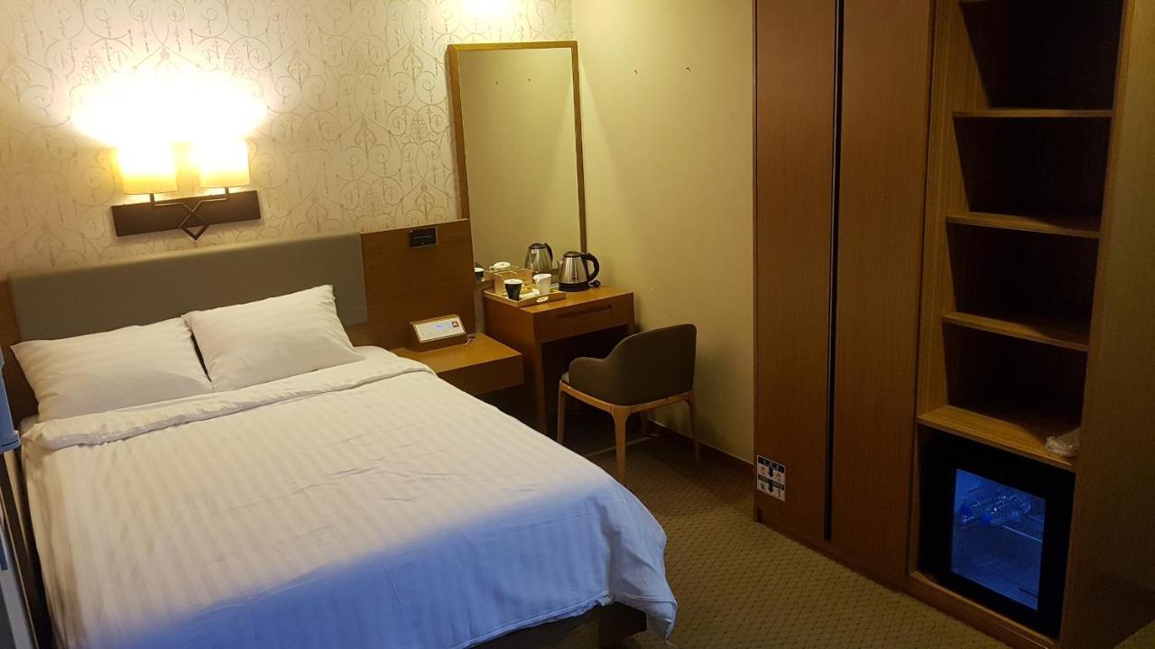 Mohenic Hotel Seoul Myeongdong Buitenkant foto