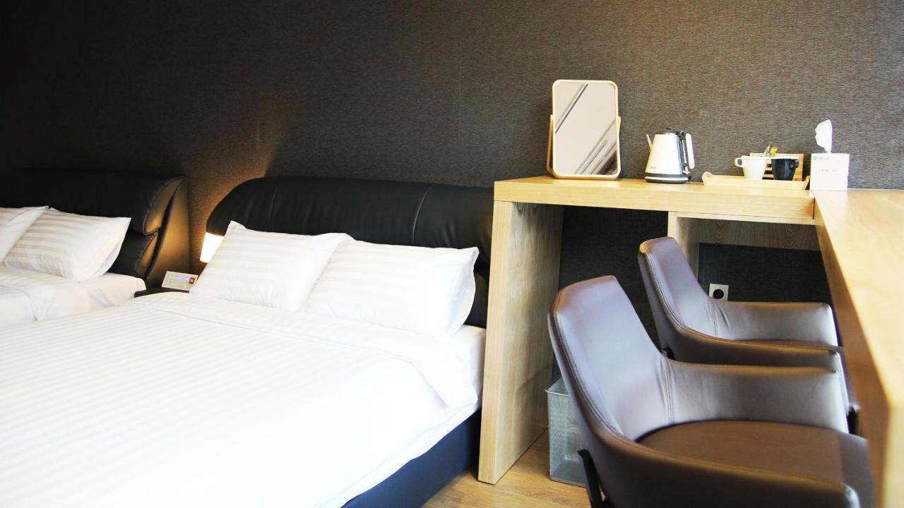 Mohenic Hotel Seoul Myeongdong Buitenkant foto