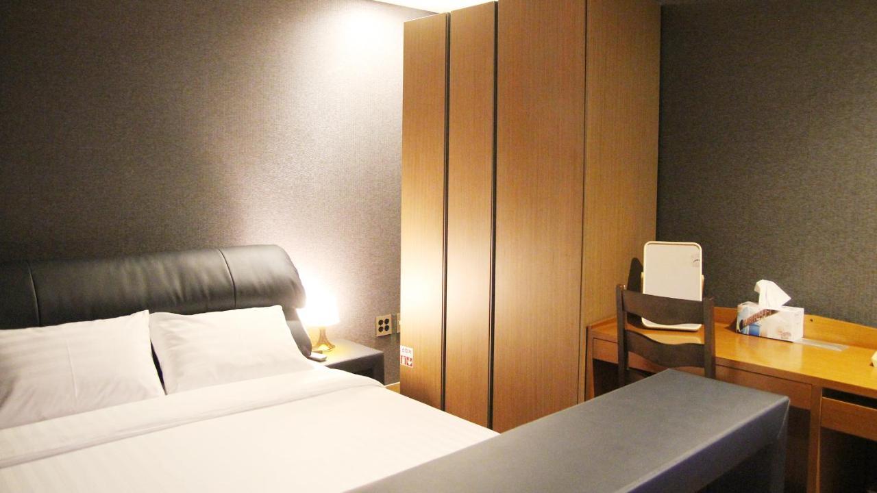 Mohenic Hotel Seoul Myeongdong Buitenkant foto