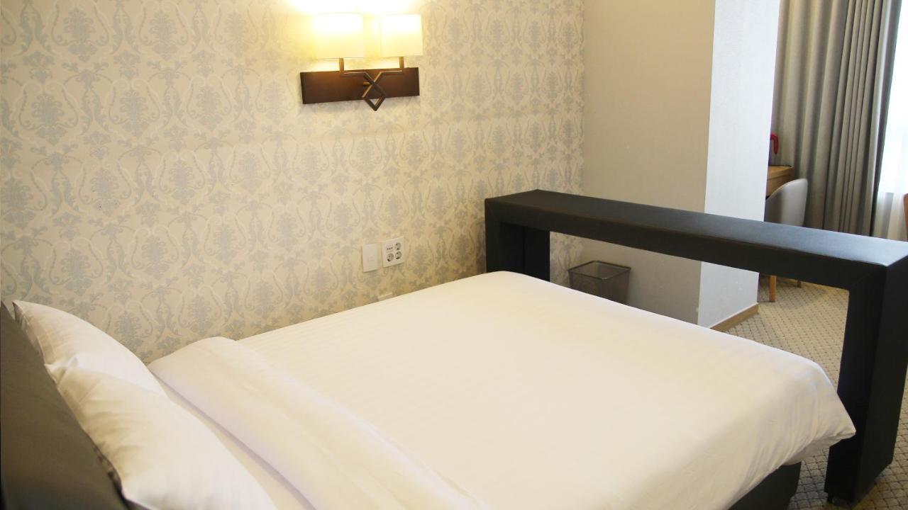 Mohenic Hotel Seoul Myeongdong Buitenkant foto
