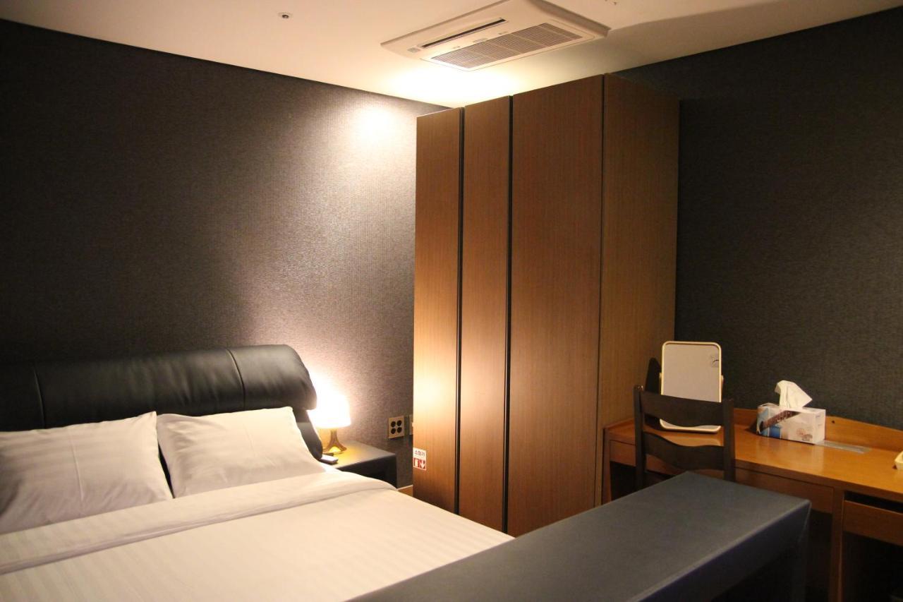 Mohenic Hotel Seoul Myeongdong Buitenkant foto